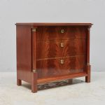 1427 7242 CHEST OF DRAWERS